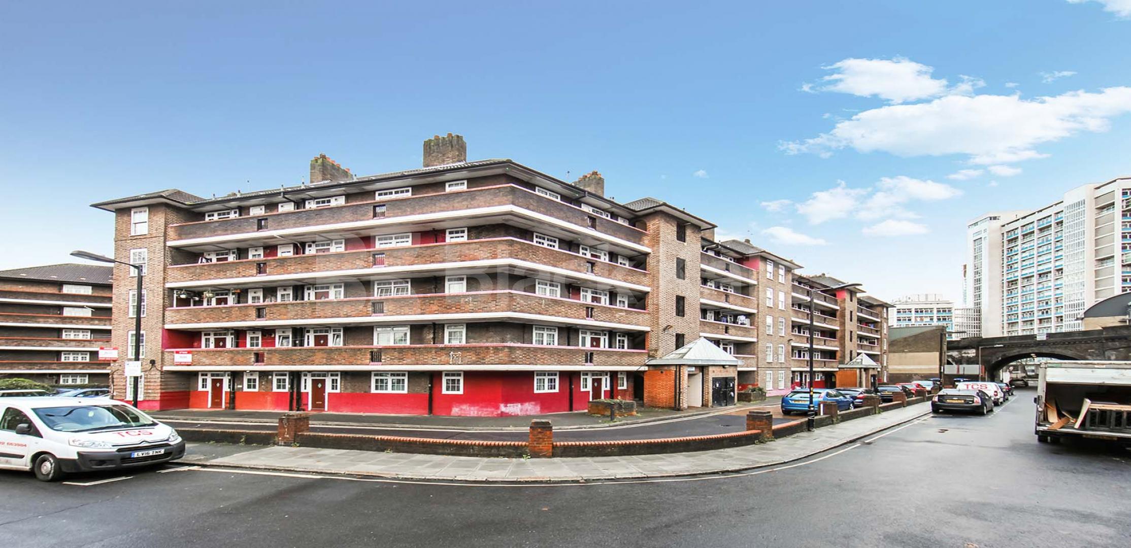 Bright and airy top floor apartment Tiverton Street , London Bridge